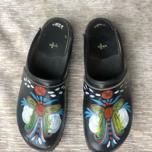 Quality Colorful Painted Black Leather Clog Butterfly Bug Womens Size 35 US 4